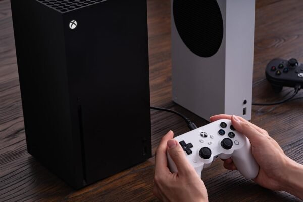 8Bitdo Pro 2 Wired Controller for Xbox, Hall Effect Joysticks and Hall Triggers, 3.5mm Audio Jack, Compatible with Xbox Series X|S, Xbox One, Windows 10/11 - Officially Licensed (White) - Image 3